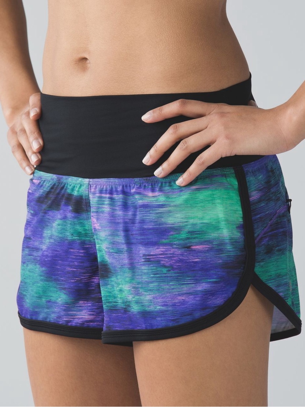 Lululemon Drop It Low Short
Rio Nights Multi / Black